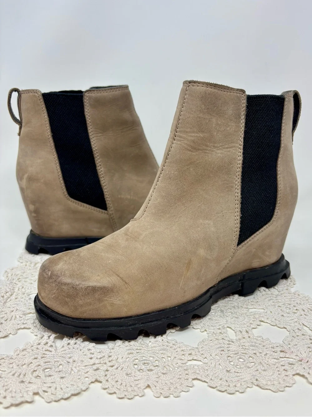 Sorel Joan of Arctic Wedge III Chelsea Hidden Wedge Ankle Boot Taupe Leather 8